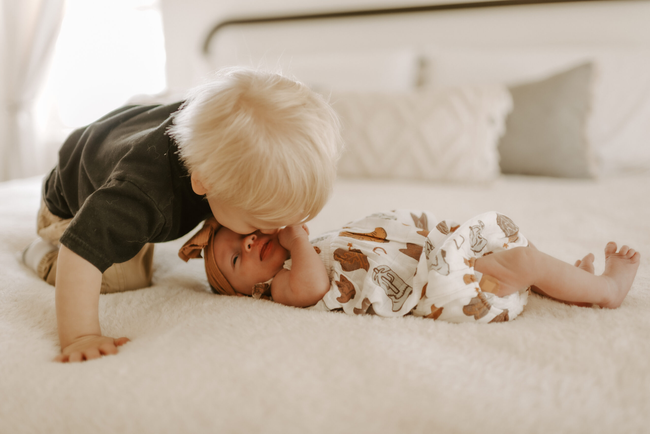 Sibling, indoor newborn photos